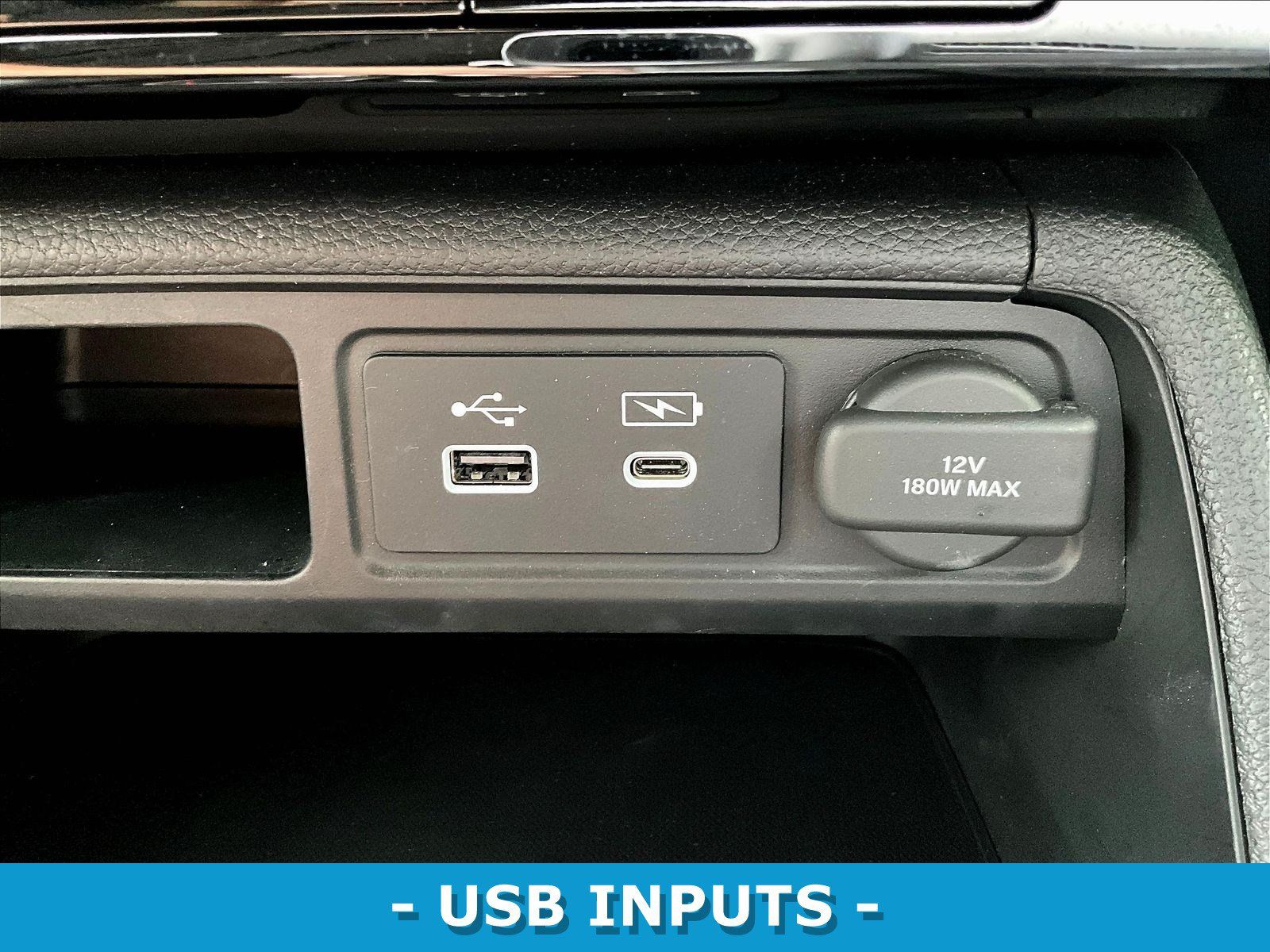 Used 2025 Honda Pilot Sport image 16