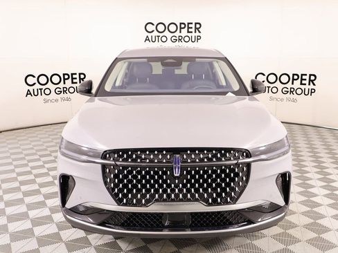 New 2026 Lincoln Nautilus Premier AWD/4WD image 9