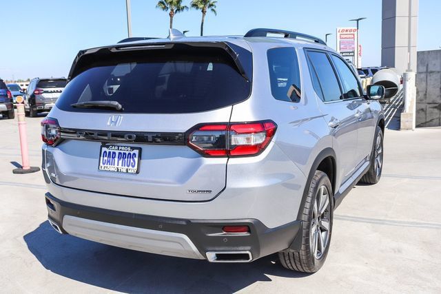 Used 2023 Honda Pilot Touring image 10