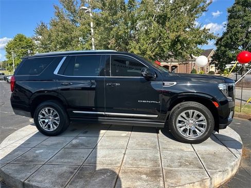 Used 2022 GMC Yukon Denali image 2