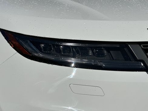 Used 2024 Land Rover Range Rover Sport SE image 12