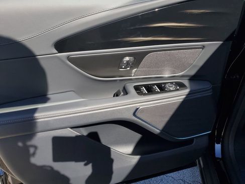 New 2026 Lincoln Nautilus Premier AWD/4WD image 17