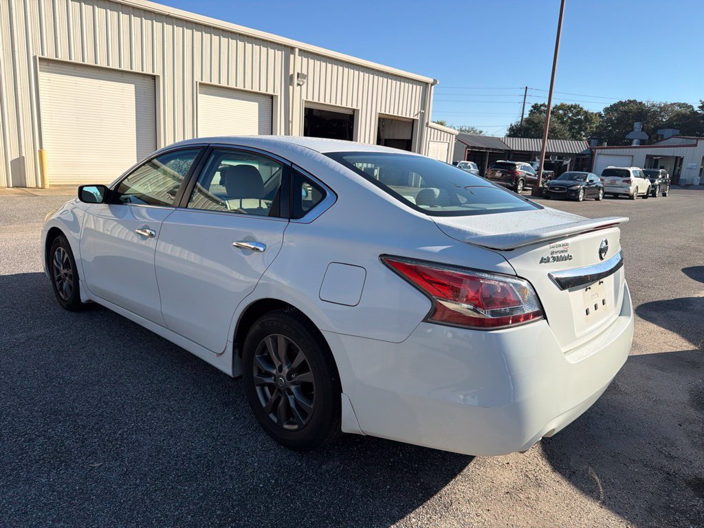 Used 2015 Nissan Altima 2.5 S w/ Sport Value Package FWD image 9