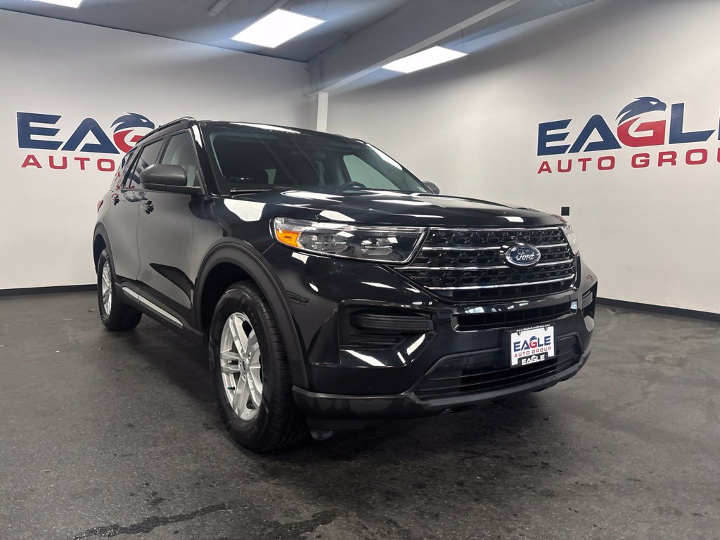 Used 2021 Ford Explorer XLT w/ Class III Trailer Tow Package AWD/4WD image 2
