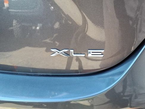 Used 2015 Toyota Avalon XLE Touring FWD image 10