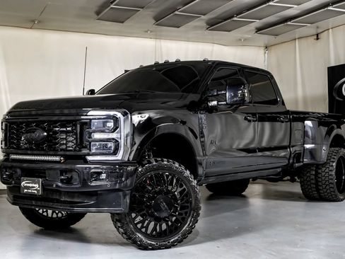 Used 2024 Ford F350 Limited w/ FX4 Off-Road Package AWD/4WD image 4