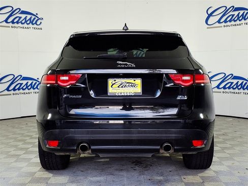 Used 2017 Jaguar F-PACE Prestige image 4
