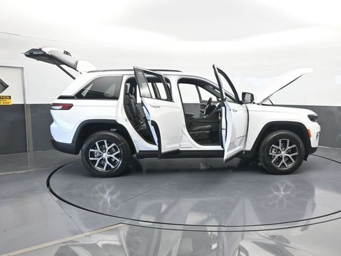 Used 2025 Jeep Grand Cherokee Limited image 67