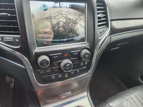 Used 2018 Jeep Grand Cherokee Limited image 26