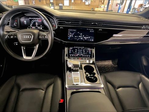 Used 2024 Audi Q8 Premium Plus image 15
