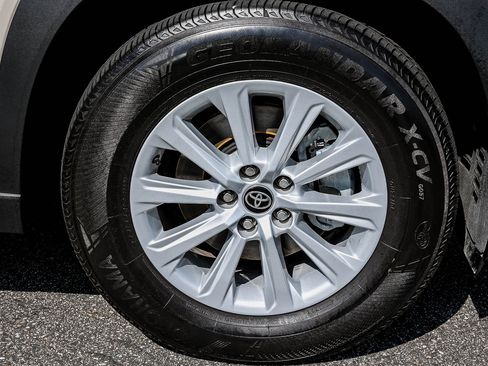 Used 2024 Toyota Grand Highlander XLE image 13