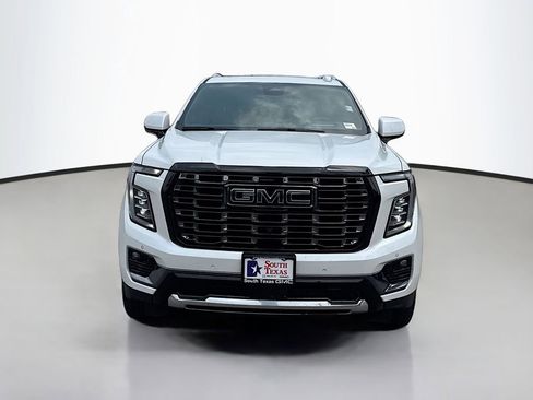 Used 2025 GMC Yukon Denali Ultimate AWD/4WD image 2