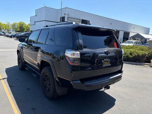 Used 2021 Toyota 4Runner TRD Off-Road Premium w/ Moonroof Package AWD/4WD image 4