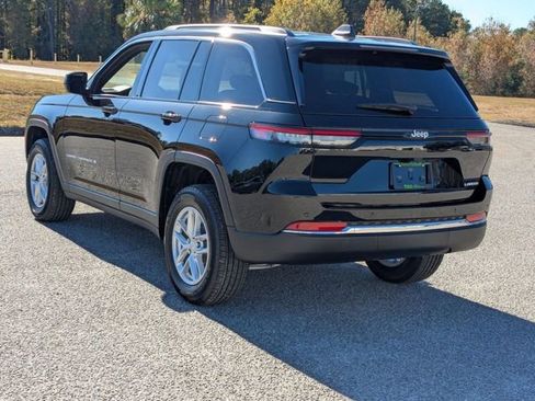 New 2025 Jeep Grand Cherokee Laredo RWD image 6