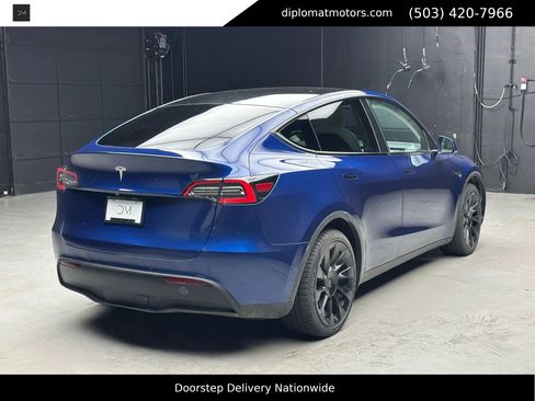 Used 2020 Tesla Model Y Long Range image 6