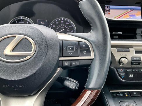 Used 2018 Lexus ES 350 image 24