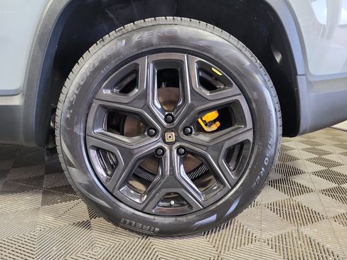 Used 2023 Rivian R1S Adventure AWD/4WD image 10