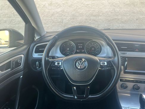 Used 2015 Volkswagen Golf TDI S image 21