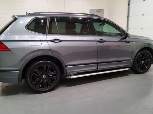 Used 2022 Volkswagen Tiguan SE R-Line FWD image 8