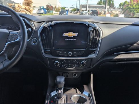 Used 2023 Chevrolet Traverse Premier AWD/4WD image 11