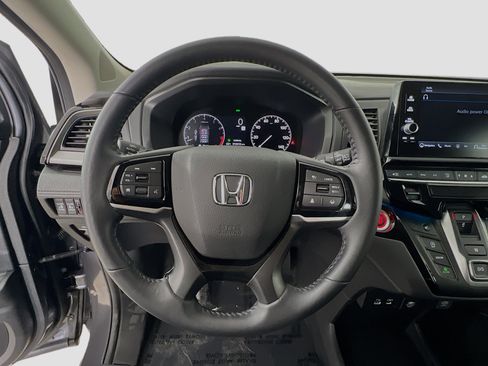 Used 2025 Honda Odyssey Touring image 11