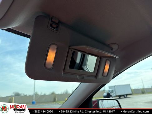 Used 2017 GMC Acadia SLE image 19