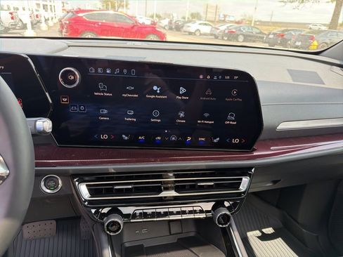 New 2026 Chevrolet Traverse Z71 w/ LPO, Floor Liner Package AWD/4WD image 30