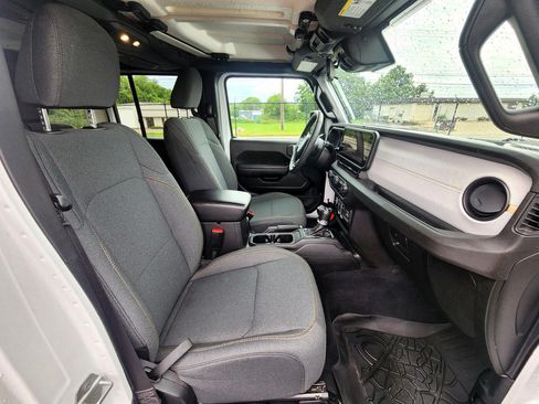 Used 2025 Jeep Wrangler Unlimited Sport S 4xe w/ Convenience Group AWD/4WD image 46