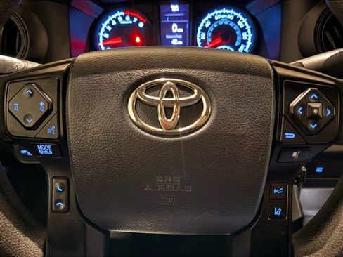Used 2019 Toyota Tacoma SR w/ SR Convenience Package image 17