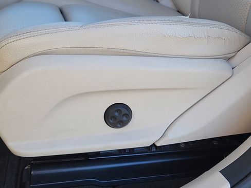 Used 2019 Mercedes-Benz GLC 300 image 8