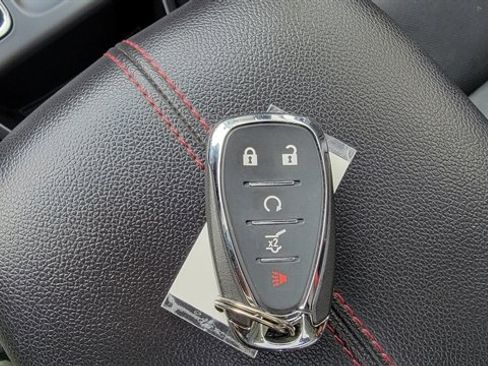 Used 2022 Chevrolet Equinox RS w/ RS Leather Package image 36