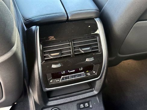 New 2026 BMW X7 M60i image 13