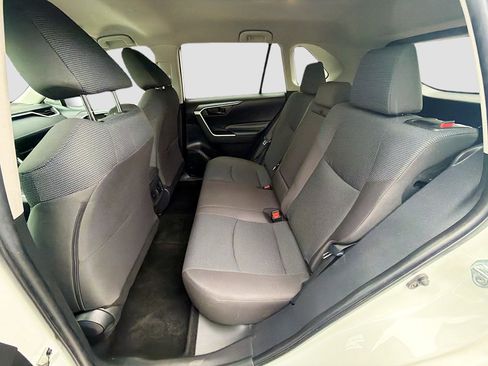 Used 2023 Toyota RAV4 LE AWD/4WD image 28