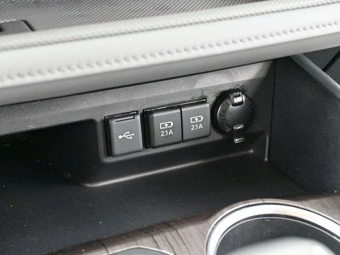 Used 2021 Toyota Highlander Limited AWD/4WD image 26