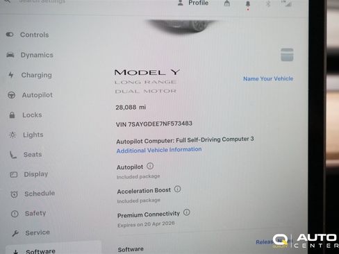 Used 2022 Tesla Model Y Long Range image 21