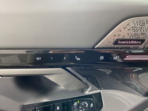 New 2026 BMW 530i xDrive w/ Premium Package image 9