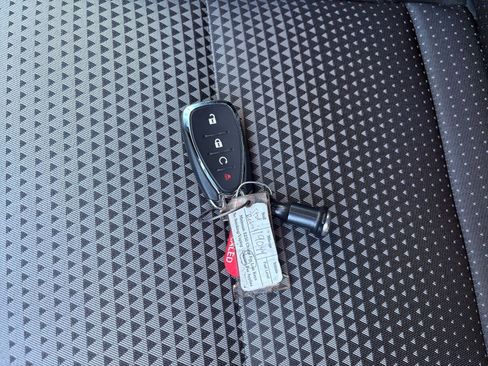 Used 2025 Chevrolet Trax LT image 20