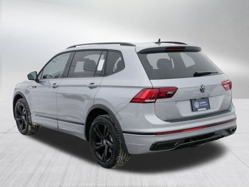 Certified 2024 Volkswagen Tiguan SE R-Line image 5