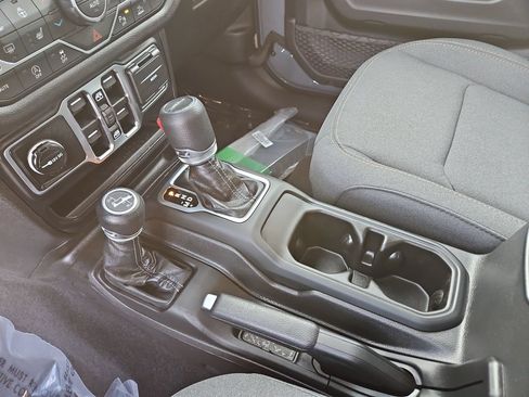 New 2026 Jeep Gladiator Sport AWD/4WD image 30