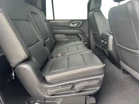Used 2024 Chevrolet Suburban Premier AWD/4WD image 16