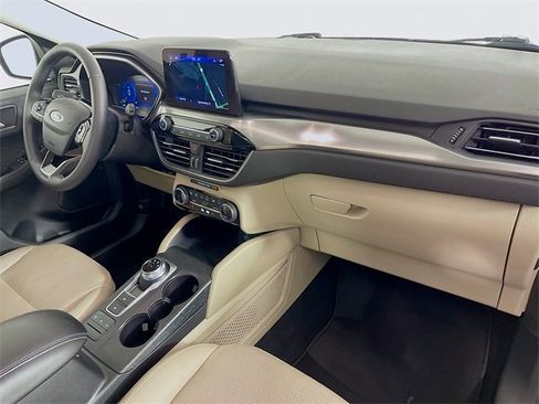 Used 2022 Ford Escape Titanium w/ Class II Trailer Tow Package image 31