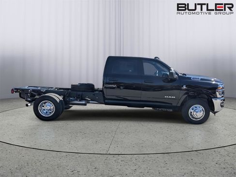 New 2026 RAM 3500 Big Horn AWD/4WD image 7