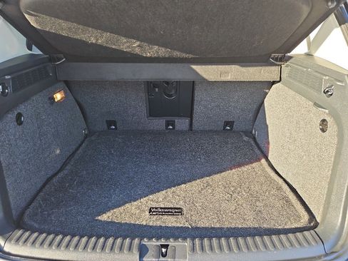 Used 2017 Volkswagen Tiguan S image 14