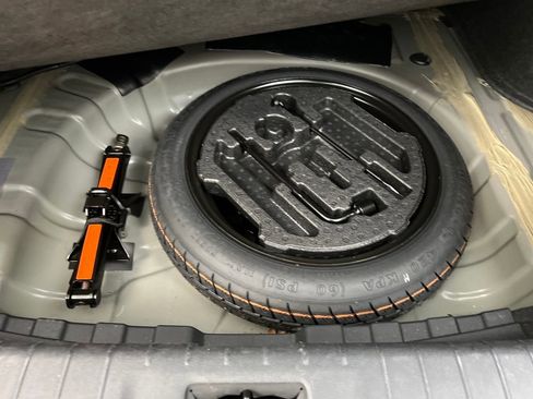 Used 2024 Nissan Sentra SV image 29