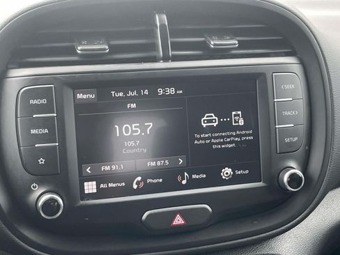 Used 2025 Kia Soul LX w/ LX Technology Package FWD image 22