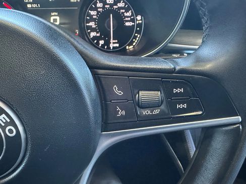 Used 2018 Alfa Romeo Stelvio Ti image 15