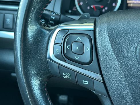 Used 2016 Toyota Camry SE FWD image 23