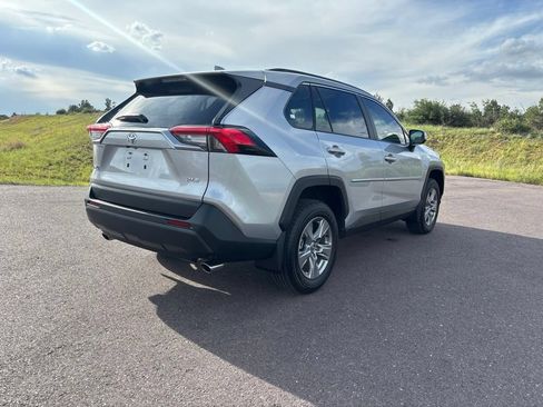 Used 2025 Toyota RAV4 XLE w/ Convenience Package FWD image 5