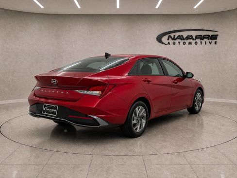 Used 2024 Hyundai Elantra SEL FWD image 7