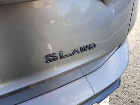 Used 2024 Nissan Rogue SL AWD/4WD image 17